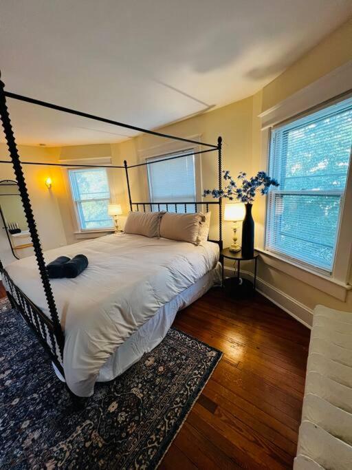 4 Bedroom Dc'S Best Location With Parking, Walk To Clarendon Metro, Shopping And Nightlife! Арлингтон Экстерьер фото