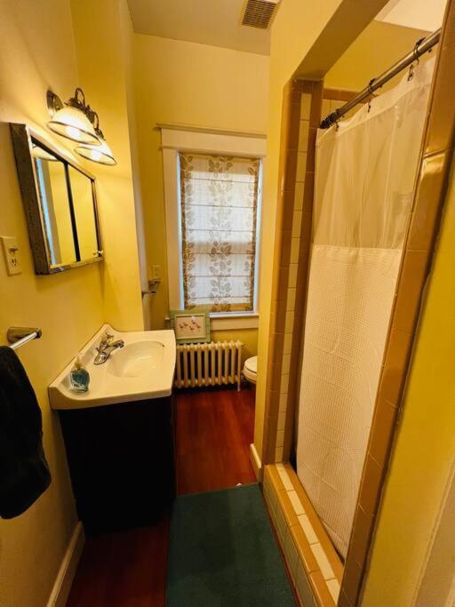 4 Bedroom Dc'S Best Location With Parking, Walk To Clarendon Metro, Shopping And Nightlife! Арлингтон Экстерьер фото