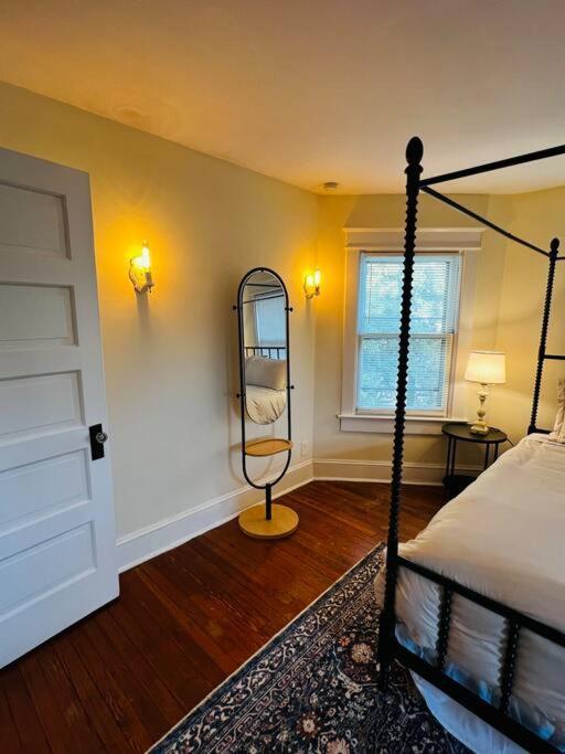4 Bedroom Dc'S Best Location With Parking, Walk To Clarendon Metro, Shopping And Nightlife! Арлингтон Экстерьер фото